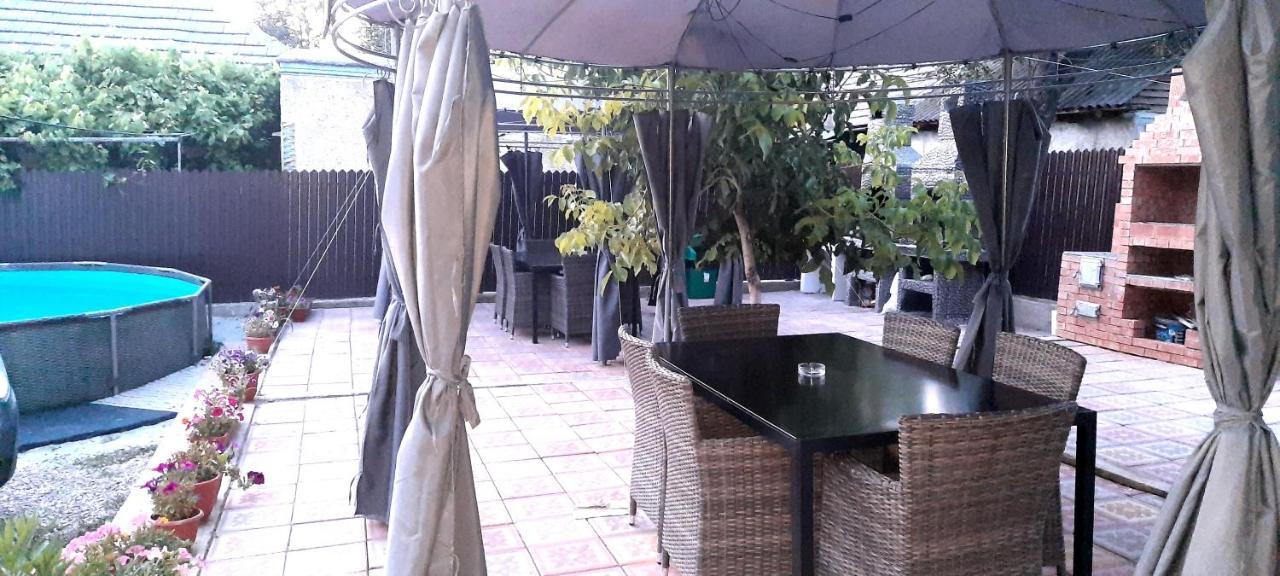 Pensiunea Happy Flowers Greci Exterior photo